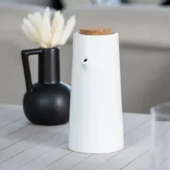 Bouteille a huile en ceramique