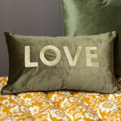 Coussin love 50x30cm vert