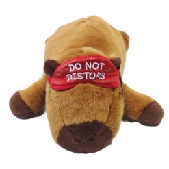 Peluche capybara dormant