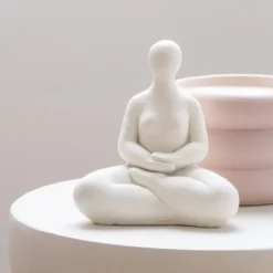 Statuette yoga